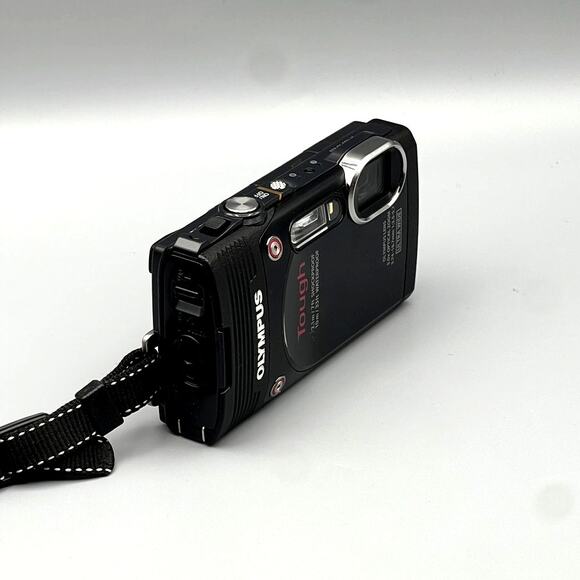 Olympus Stylus Tough TG-850 Digital Camera | 16MP | Flip Screen - Picture 2 of 4